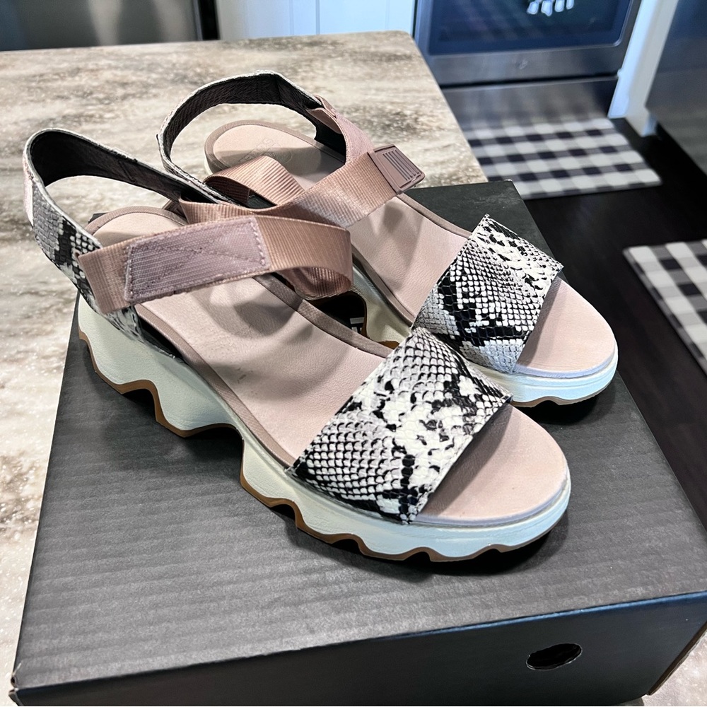 SOREL Kinetic Sport Wedge Sandal - size 9